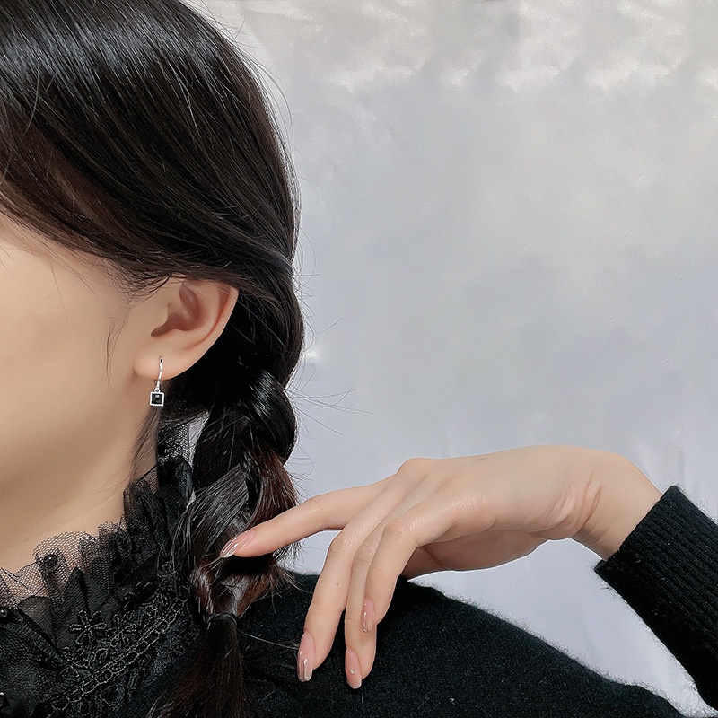 1 đôi - Bông tai hạt đen tòn ten