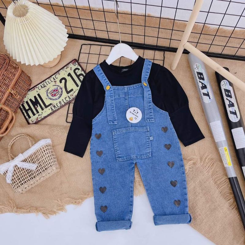 yếm jean + áo cotton dài tay cho bé
