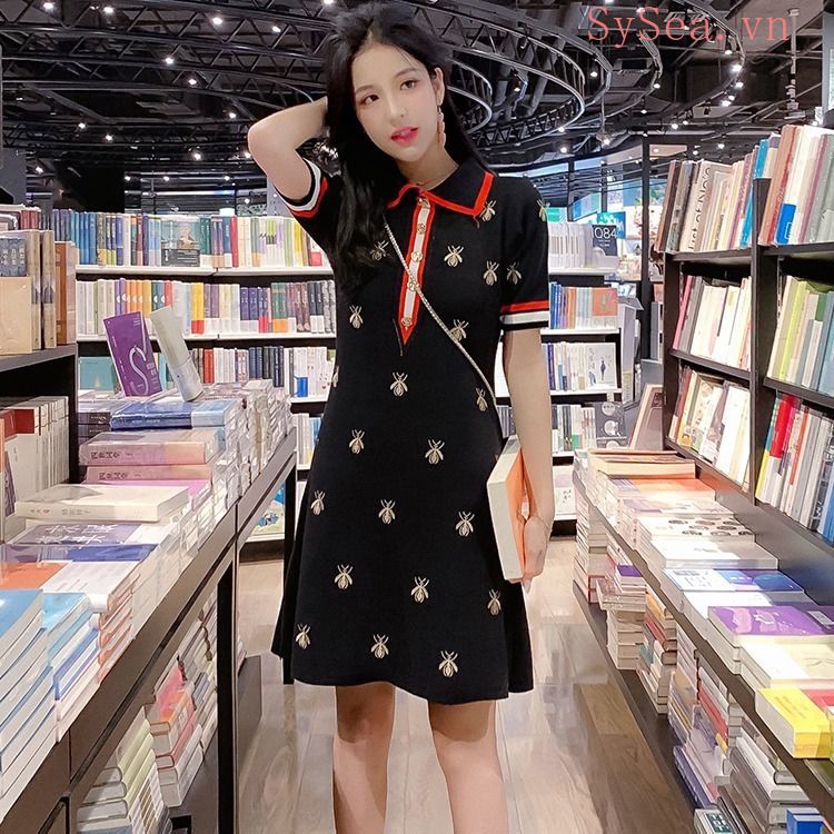 Đầm polo ngắn tay thêu hình chú ong nhỏ xinh xắn cho nữ