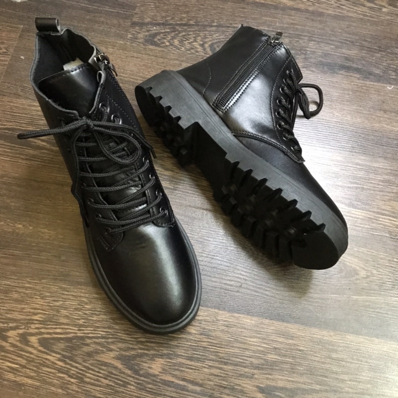 GIÀY ĐẾ ĐỐC DA LÌ, ĐẾ CAO 2,5cm. BUỘC DÂY SIÊU ĐẸP.CÓ KHOÁ KÉO.Lưu ý Hàng Loại 1 Nhé Chị Em!!! | BigBuy360 - bigbuy360.vn