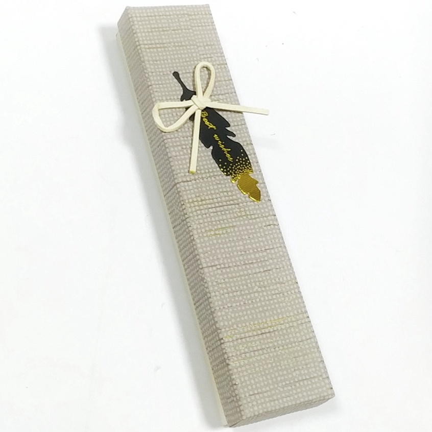 Hộp quà chữ nhật dài, nơ hình lá lông vũ, đựng dây chuyền, bút, lắc