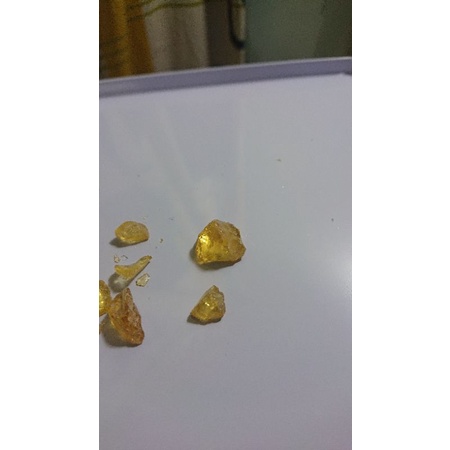 Nhựa thông dùng hàn chì, nấu keo.