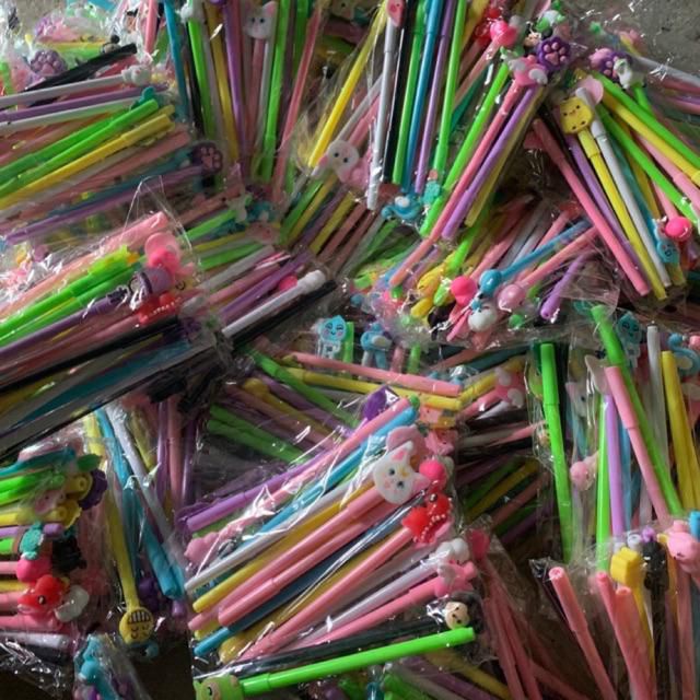 Bút bi mực đen nước đẹp dễ thương độc đáo nhiều mẫu, nhiều mẫu cute