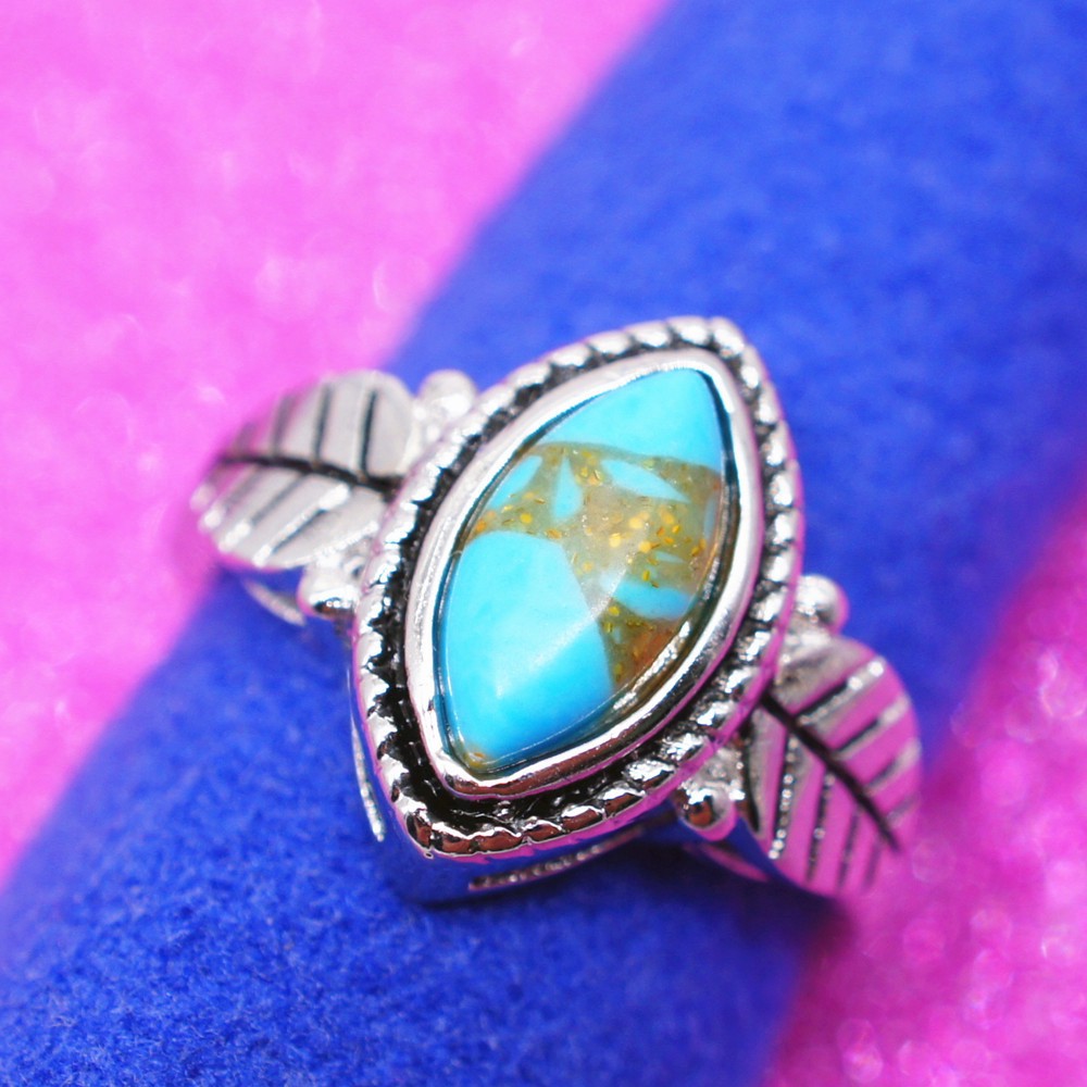 Nhẫn đính đá ngọc lục bảo màu ngọc lam họa tiết lá cây phối màu đen kiểu vintage