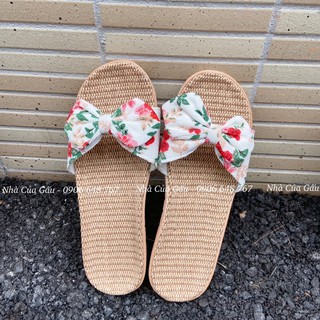 [Ảnh Gấu chụp] Dép cói nơ hoa đi biển là best