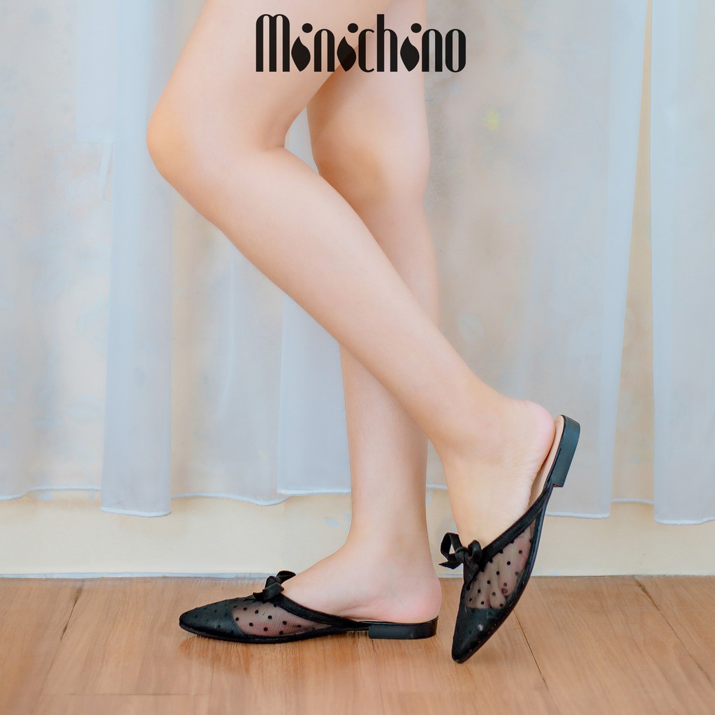 Giày sục nữ MINICHINO mũi nhọn hở gót, chất ren thời trang màu đen TC042