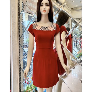 Đầm Nữ Burbery Cổ Tròn Phối Nút