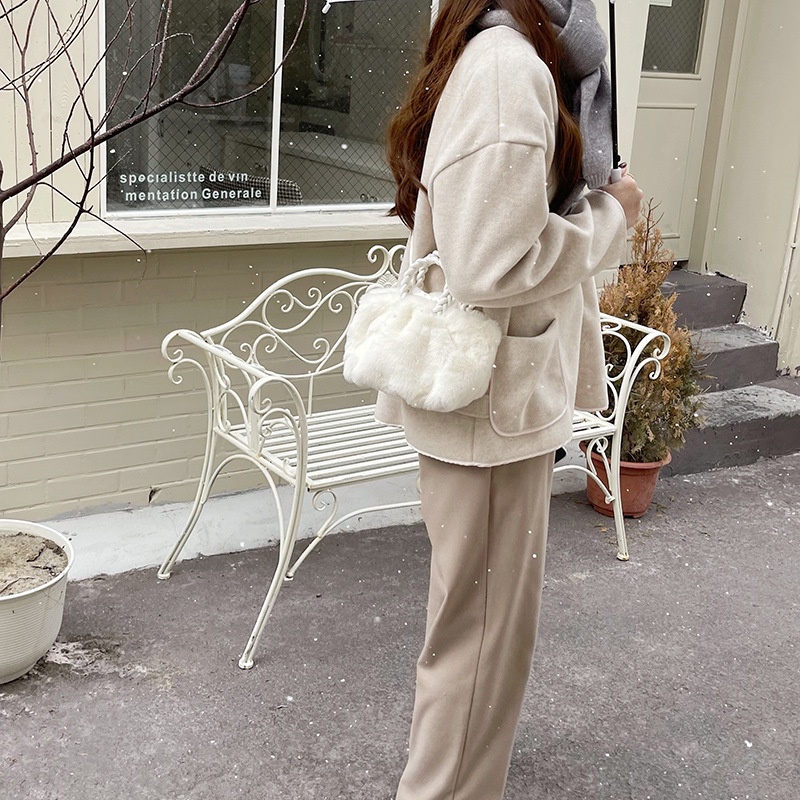 Túi Đeo Chéo Hình Đám Mây Xếp Ly Phối Lông Dễ Phối Đồ Hợp Thời Trang