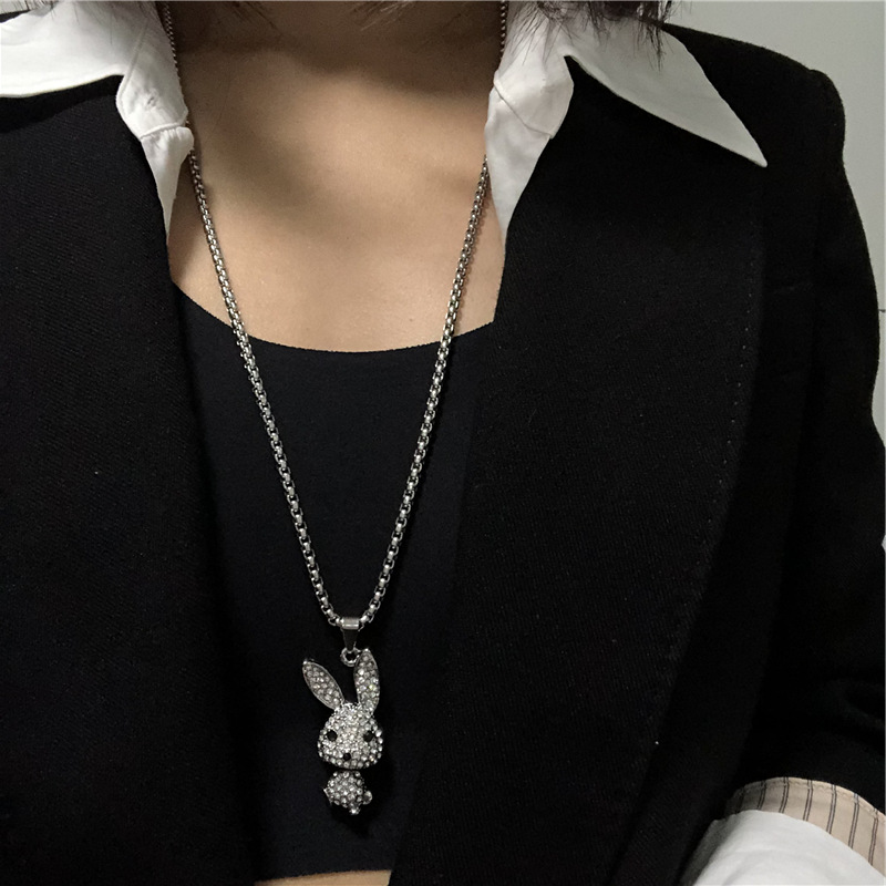 Mặt Dây Chuyền Hình Búp Bê Thỏ Đính Đá Lấp Lánh Phong Cách Hip Hop Nhật Bản 22787