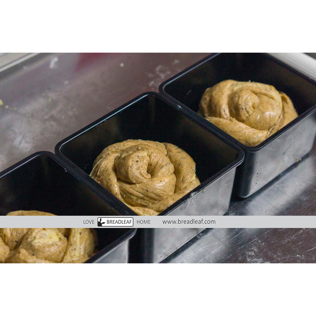 Khuôn Vuông Thành Cao Chống Dính Breadleaf