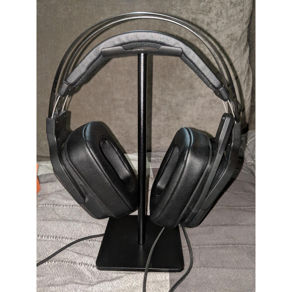 Giá treo tai nghe , giá đỡ tai nghe heaphone stand thân nhôm New Bee