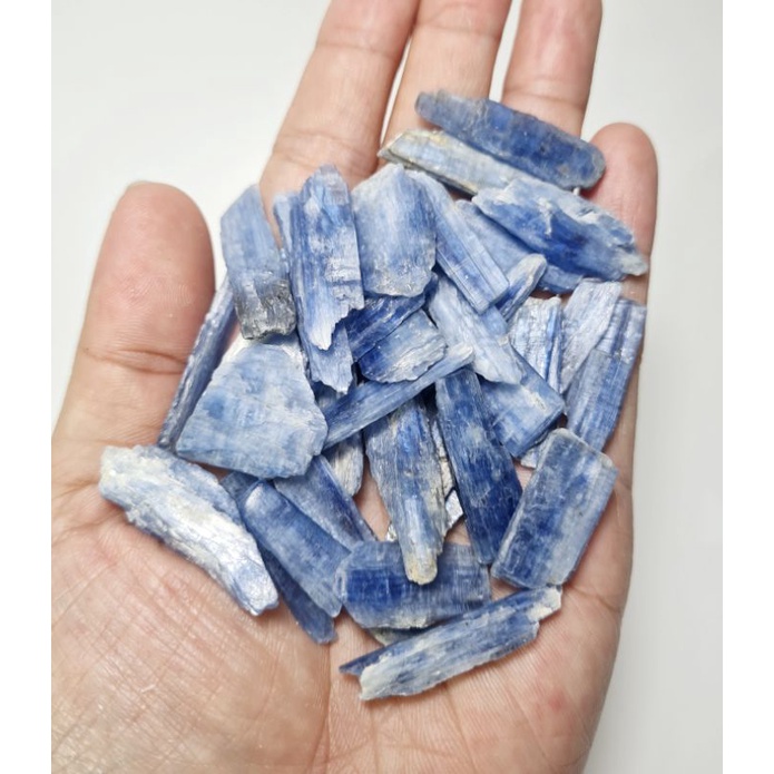 Kyanite thô tự nhiên có 3 kích cỡ dùng sưu tầm trưng bày, làm handmade, thanh tẩy bài tarot..