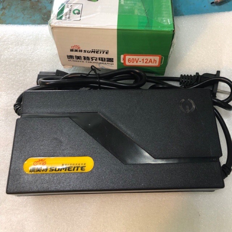 sạc xe điện 5 bình