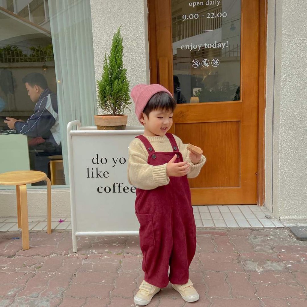 Yếm nhung tăm đỏ cho bé