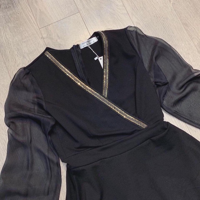 Đầm kiểu chữ A phối tay lứoi cổ viền chéo | BigBuy360 - bigbuy360.vn