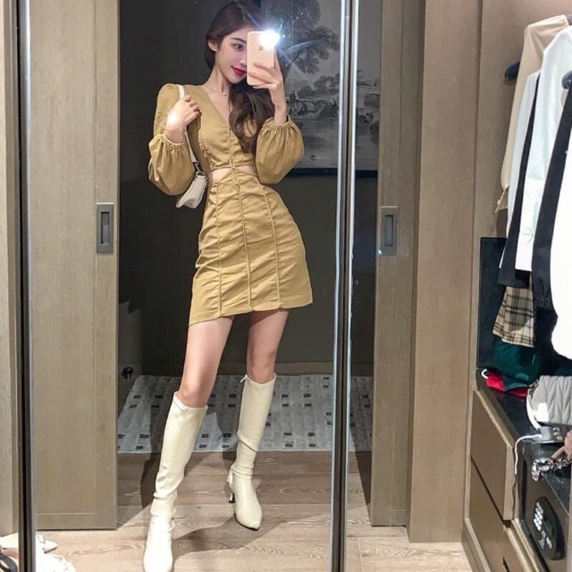 Váy body dài tay cổ V xoắn khoét eo