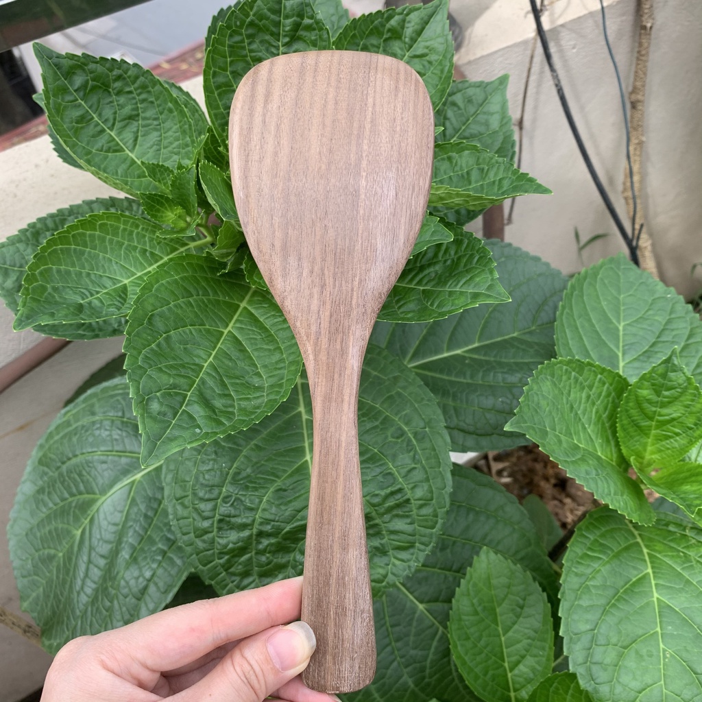 Môi xới cơm gỗ Óc Chó chuôi dẹt (CTH519)/bền đẹp/ chịu được nhiệt độ cao (HAHANCO)