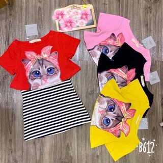 Set áo váy kẻ mèo đeo nơ cho bé gái