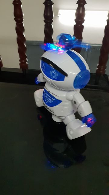 Đồ chơi Robot chạy Pin biết nhảy biết hát ( có video)