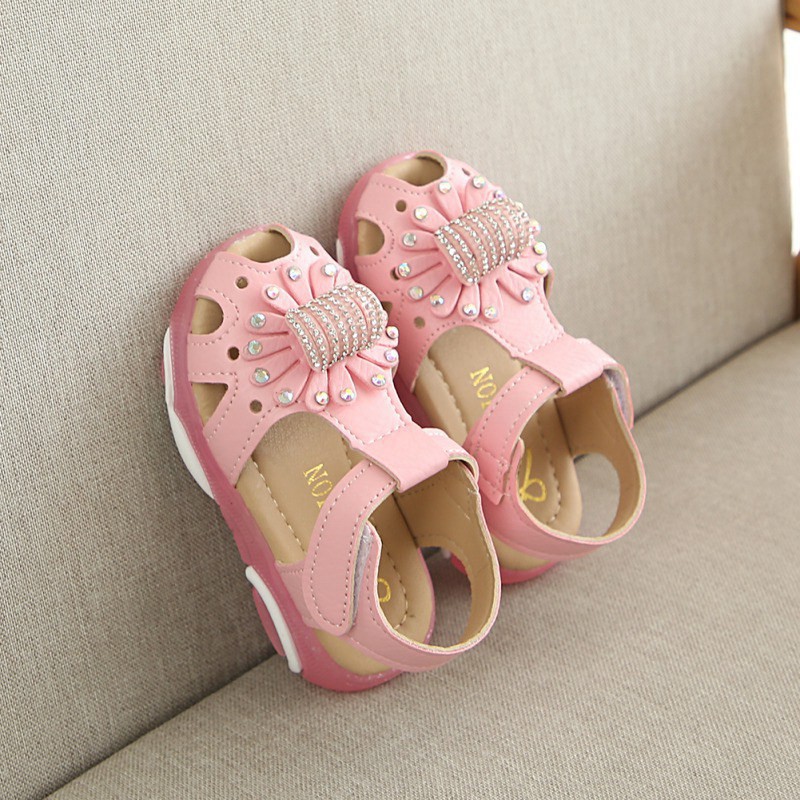 Giày sandal đế mềm chống trượt đáng yêu cho bé gái