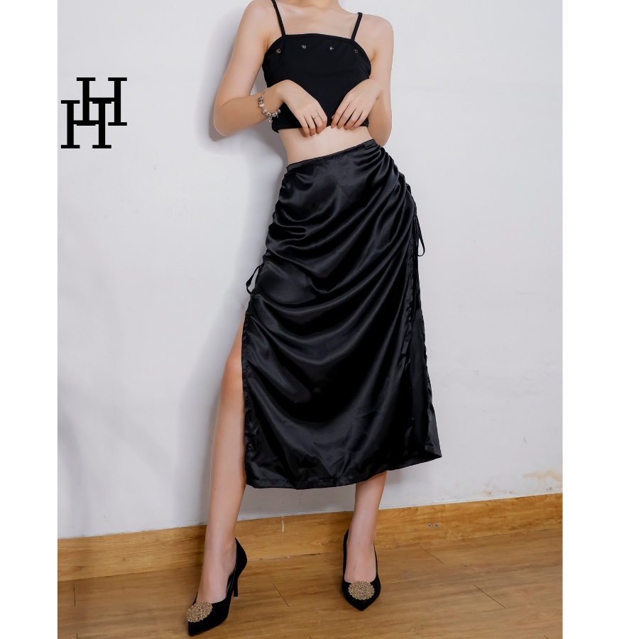 Chân váy xẻ tà lụa đen rút 2 bên màu đen HCV21 Hỉn Hỉn Store