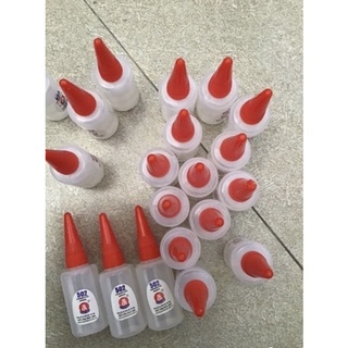Keo dán 502 lọ nhỏ