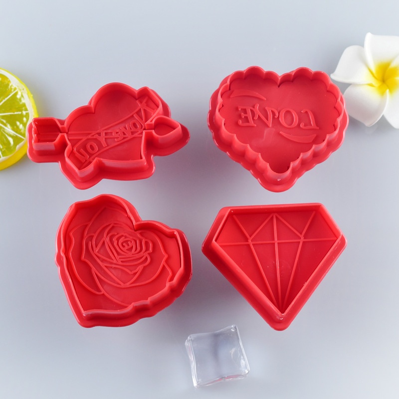 Set 4 Khuôn Làm Bánh Quy / Sô Cô La Hình Trái Tim Bằng Nhựa