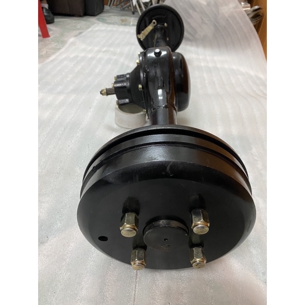 Cầu liền,cầu rút 110cm. Dùng chế xe 3bánh,xe 4 bánh,chiều dài phủ bì cầu 110cm.tim ốc bắt bánh. 8cm x 11.5cm