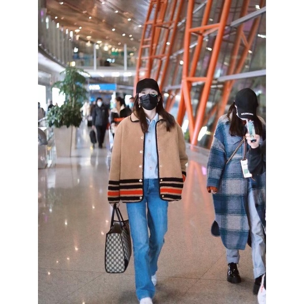 Áo khoác lông cừu dáng rộng hoạ tiết kẻ ngang thương hiệu Burberry BBR cao cấp