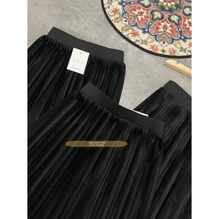 Chân váy xếp ly màu đen