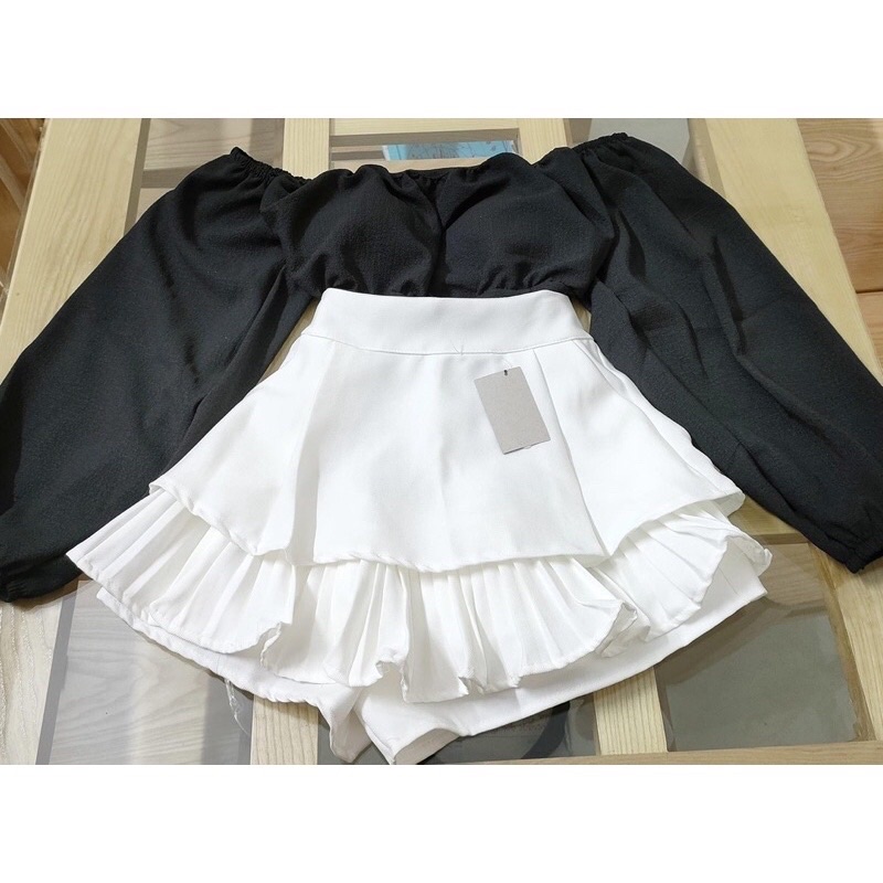 Áo croptop voan trễ vai tay dài kèm mút ngực