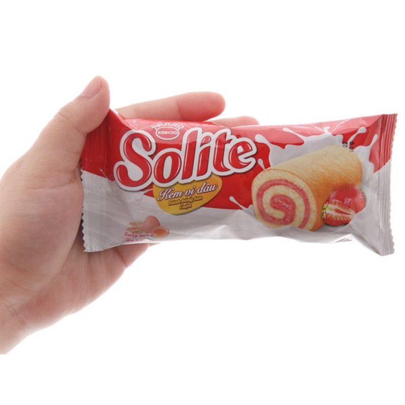 Bánh Solite Bông Lan Cuộn Kem Vị Dâu hộp 20 gói x18g