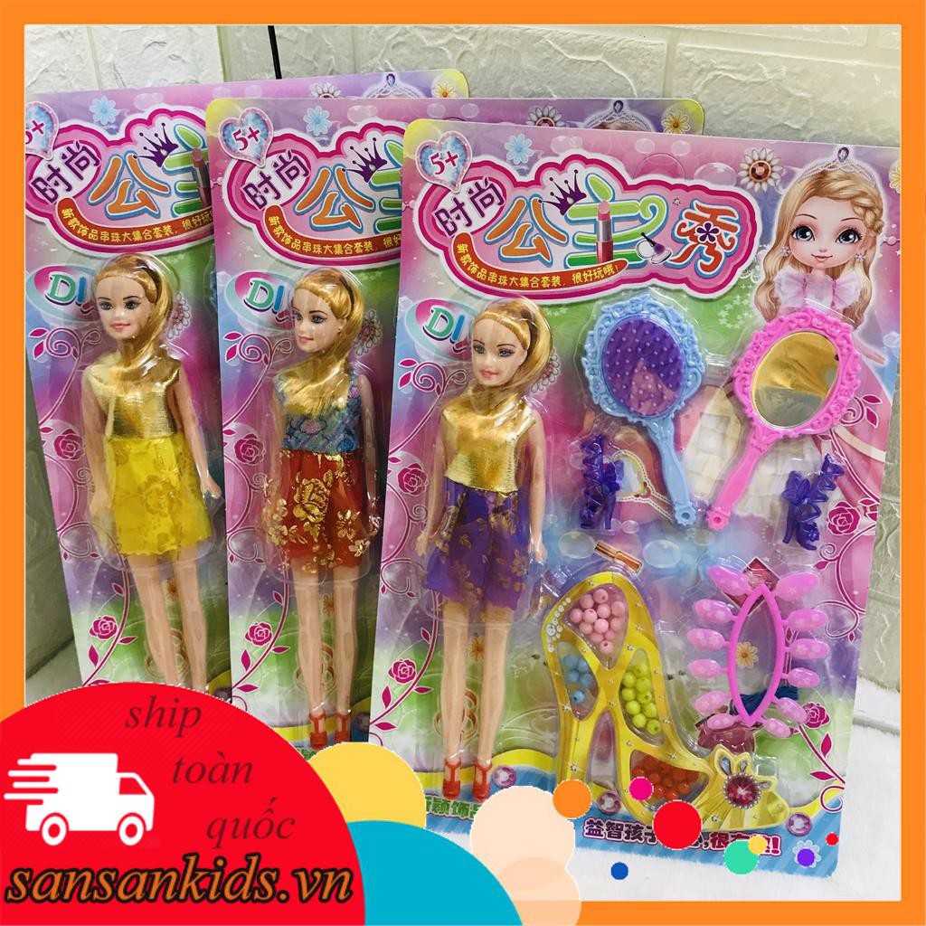 VỈ BÚP BÊ CÙNG PHỤ KIỆN GƯƠNG LƯỢC CHO BÉ