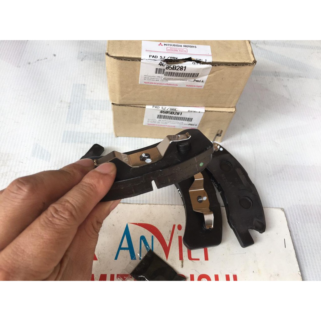 Má phanh trước xe Mitsubishi Mirage và Attrage