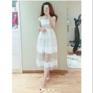 Váy ren xòe đi tiệc