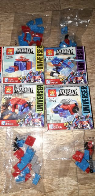 Sét lắp ráp LegoRobot Universer 631 có trên 200 chi tiết bằng nhựa ABS