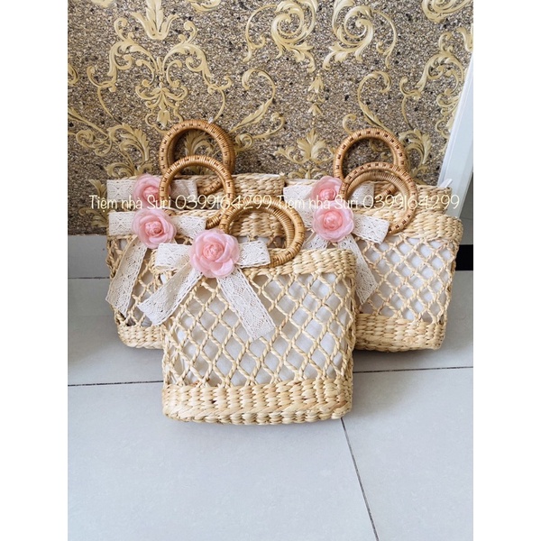 Mẫu túi móc quai mây cao 22cm , ngang 30cm vừa đọc vừa lạ