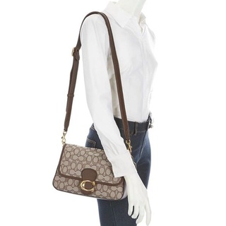 Túi đeo chéo coach soft tabby chữ