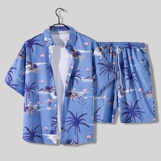 Bộ đồ đi biển gồm áo tay ngắn in hoa và quần dáng rộng phong cách Hawaii dành cho nam