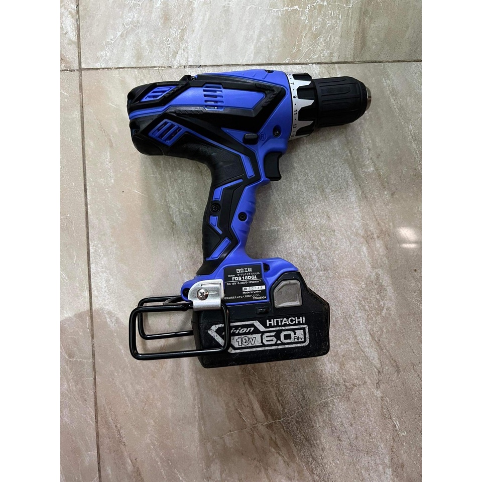 Móc treo máy khoan Makita Hioki 14,4v-18v màu đen