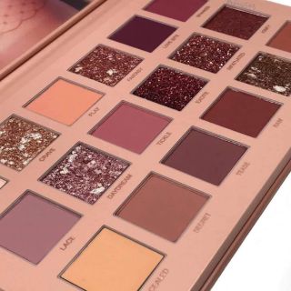 Bảng mắt huda nude