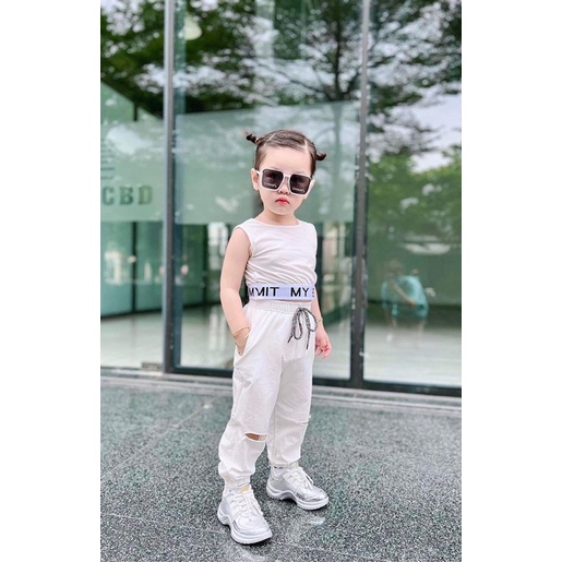 Kính vuông hot hit cho bé