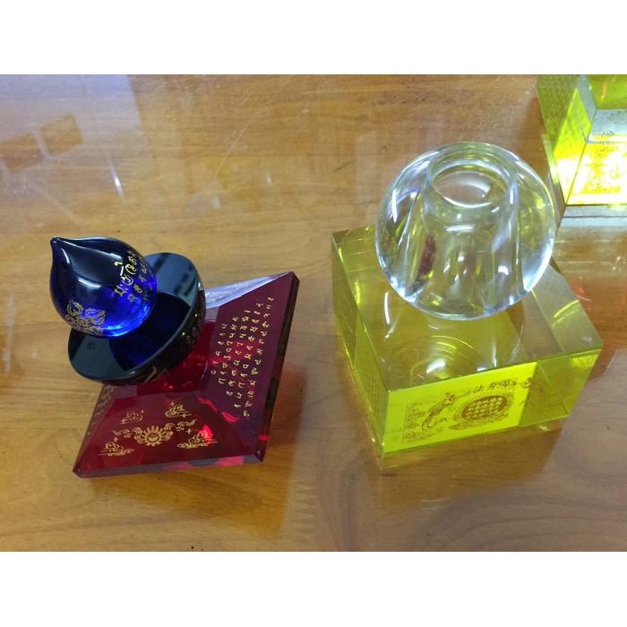 Tháp xá lợi Phật pha lê 05 màu nhỏ gọn