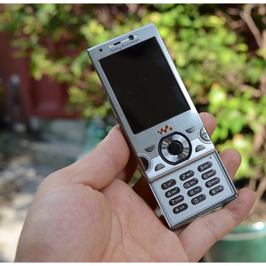 ĐIỆN THOẠI SONY ERICSSON W995 CHÍNH HÃNG