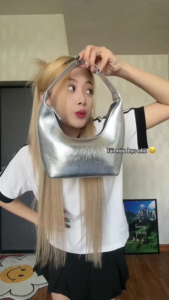 Áo thun Killsystem form fit Jessi màu trắng logo K viền tay chất vải cotton | BigBuy360 - bigbuy360.vn