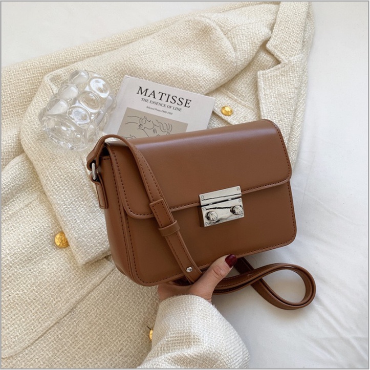 Túi Đeo Chéo Nữ Khóa Bấm 2 Nút Da Trơn Thời Trang Hot Trend Mới Nhất DC041