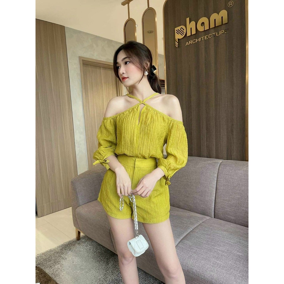 Set áo cổ chéo có mút và quần ngắn xinh xắn