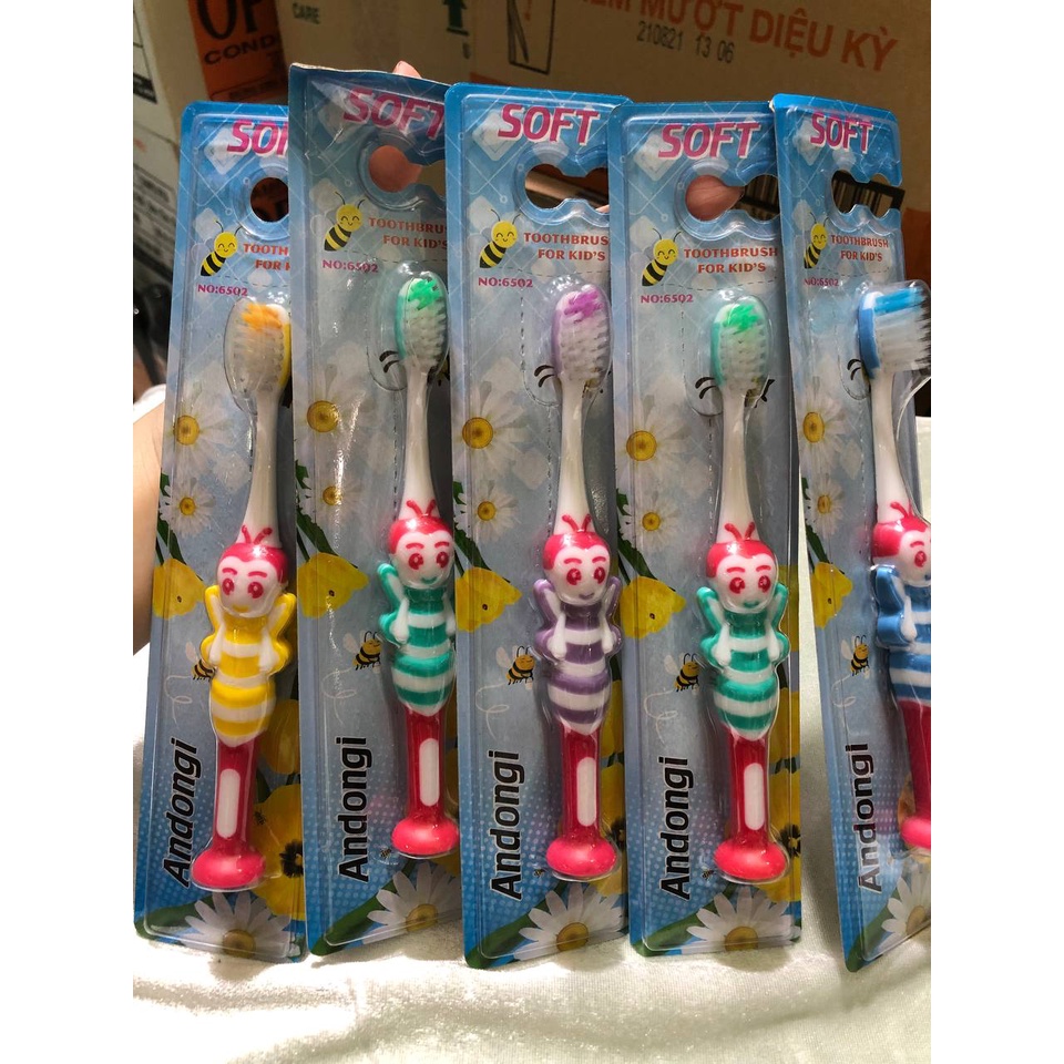 Bàn chải em bé con ong soft