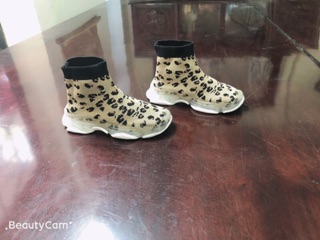 Boot báo bé gái