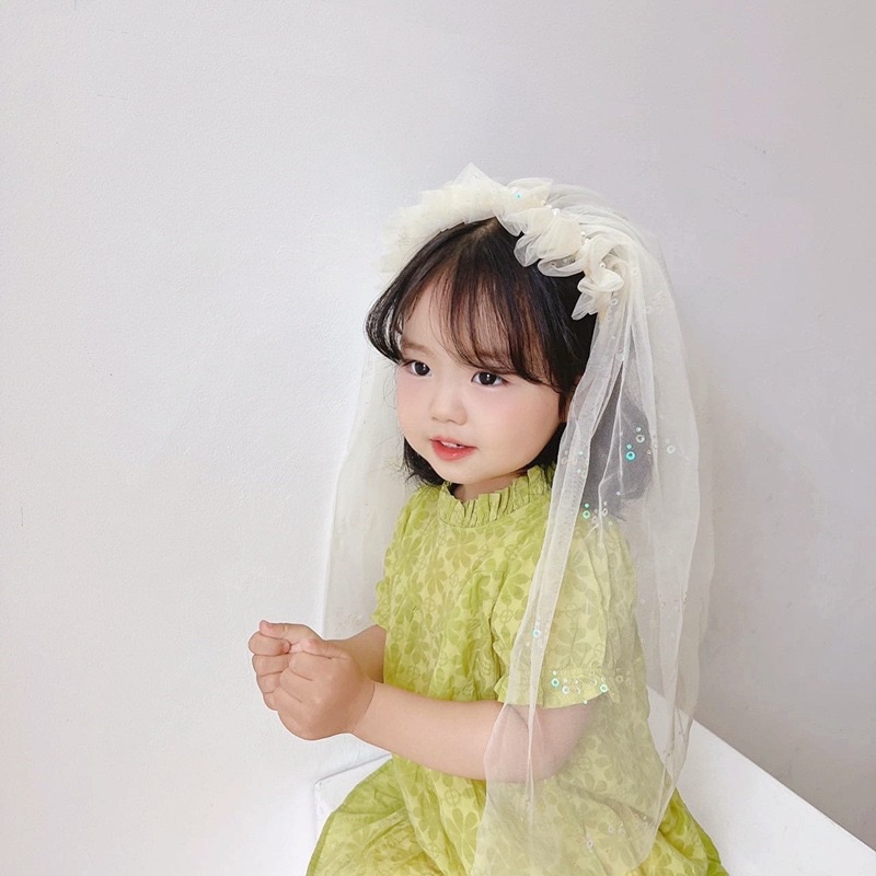 Bờm phù dâu voan nhún phối trai kiểu Pháp cho bé gái